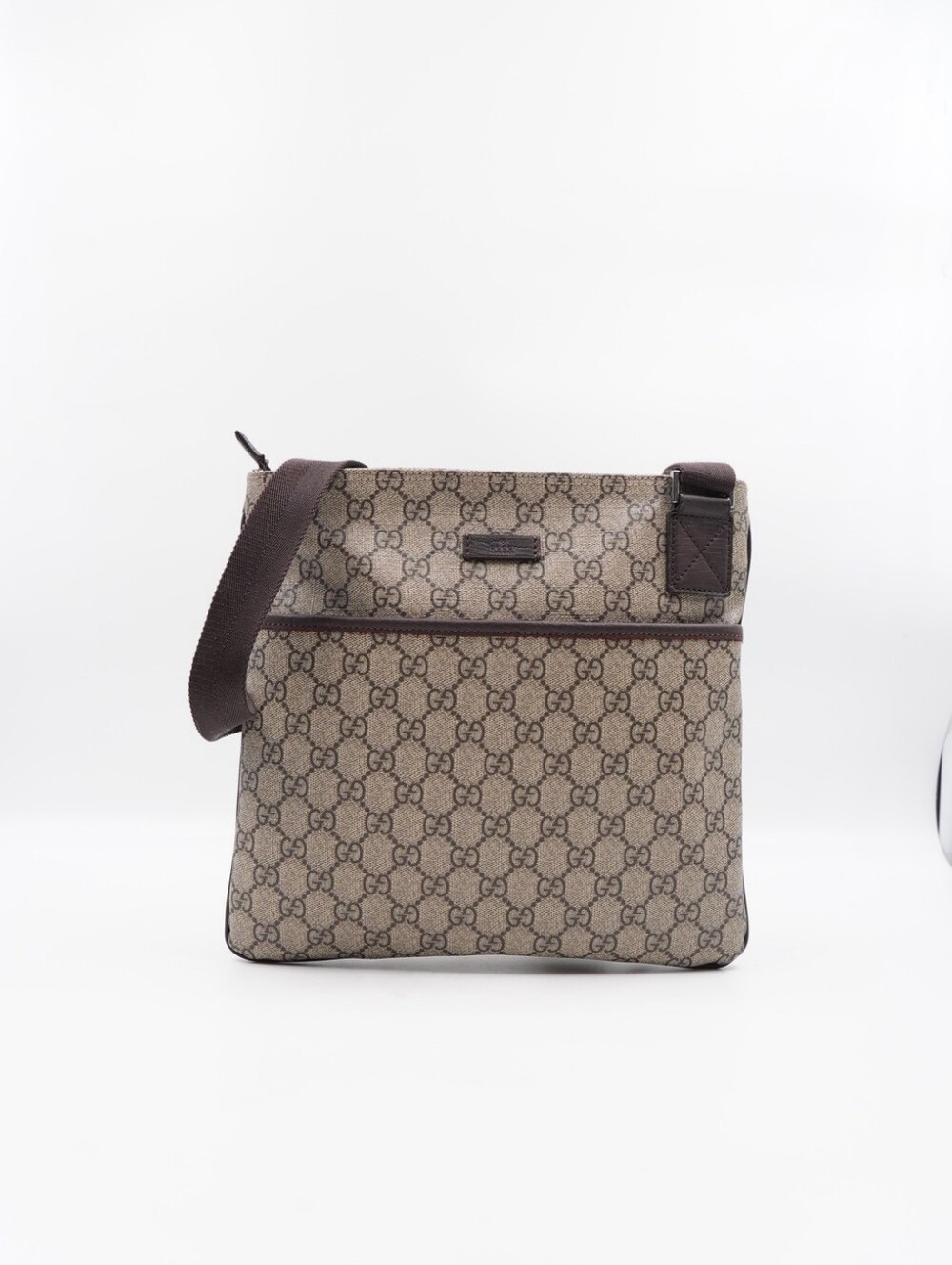 CP18 💕 Gucci GG Canvas Messenger Bag